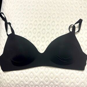 Victorias Secret T-shirt Wireless Bra